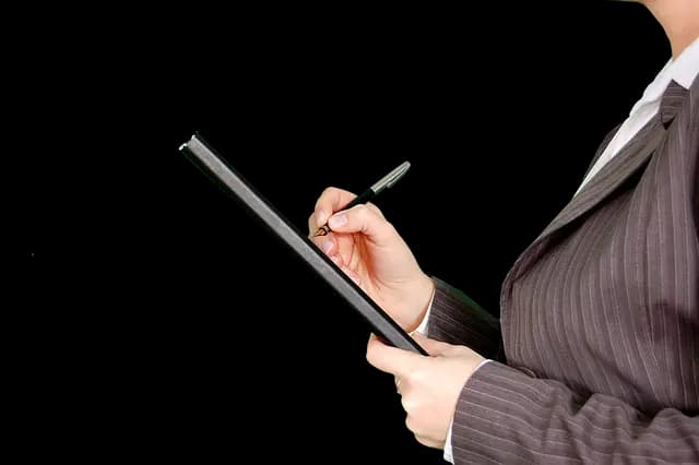 Comment évaluer la rapidité d'un serrurier à Paris