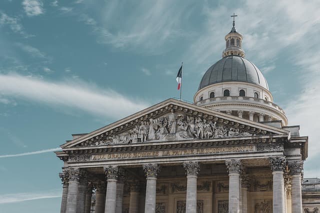 Comment Évaluer un Serrurier Rapide à Paris : 5 Critères Clés